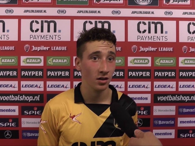 Bodi Brusselers als jonge NAC-speler tijdens een interview na een wedstrijd in de Jupiler League